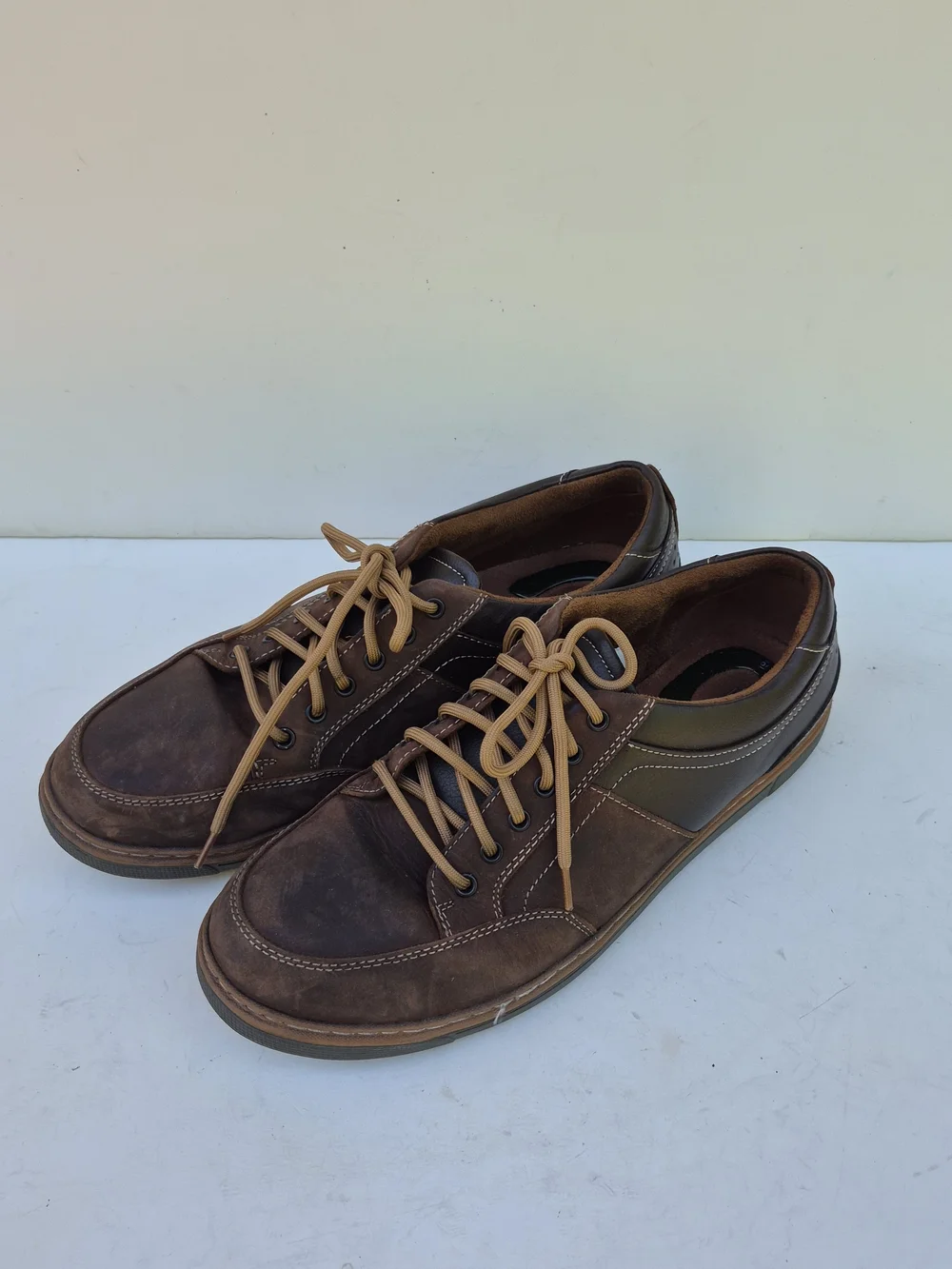 Florsheim Brown Leather Lace-Up Casual Sneakers with Tan Laces